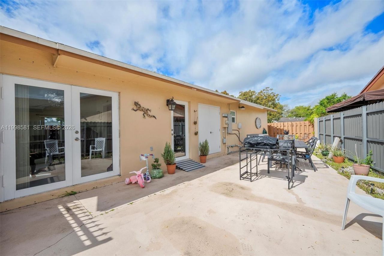 4218 SW 138th Ct, Miami, FL 33175 Photo