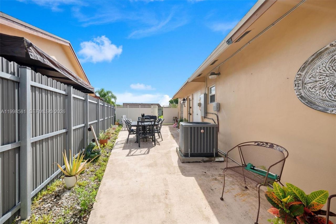 4218 SW 138th Ct, Miami, FL 33175 Photo