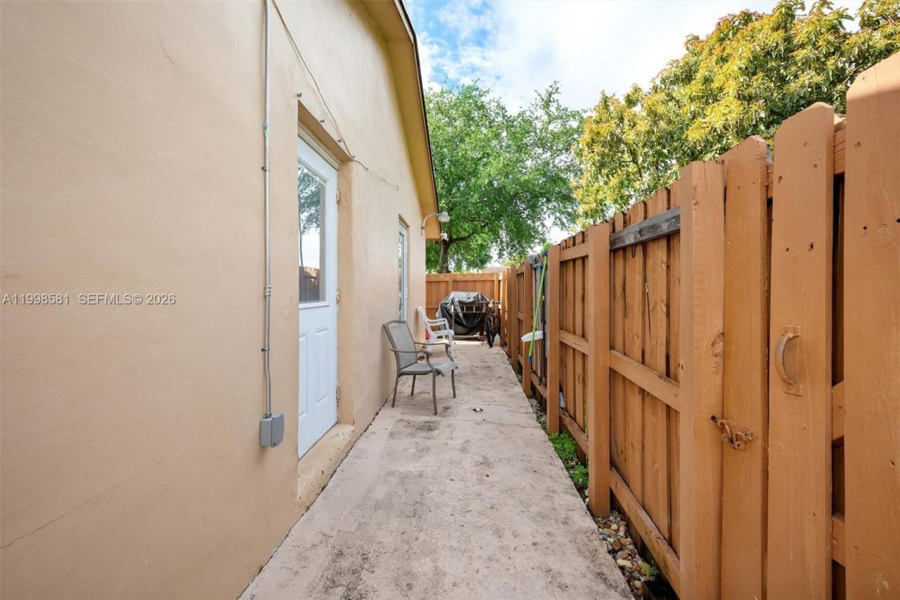 4218 SW 138th Ct, Miami, FL 33175 Photo