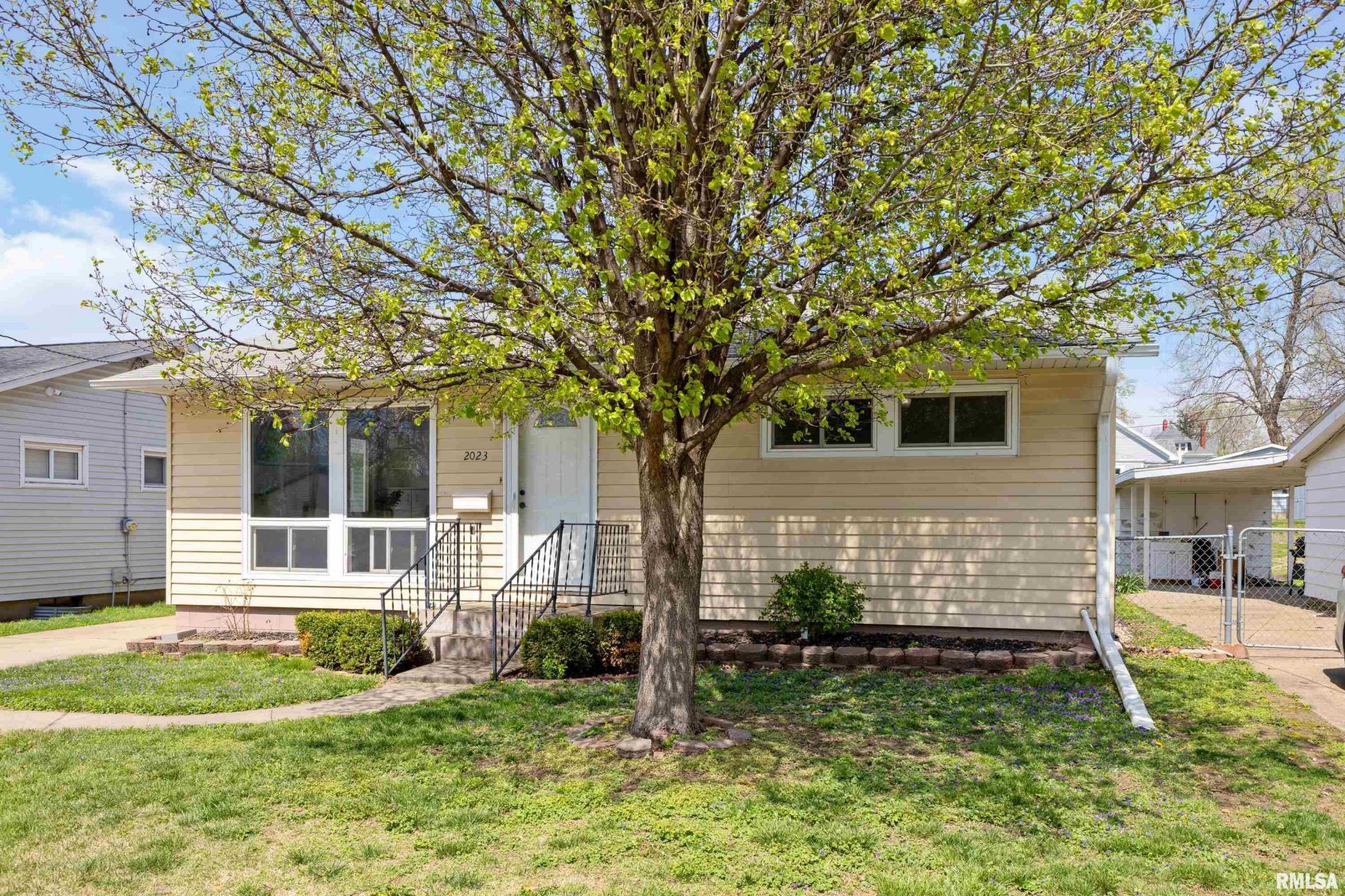 2023 Maple Street, Quincy, IL 62301 Main Photo