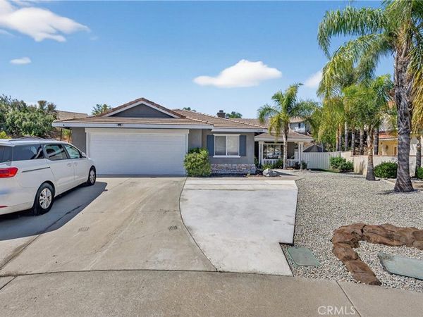 31009 Lausanne, Lake Elsinore, CA 92530