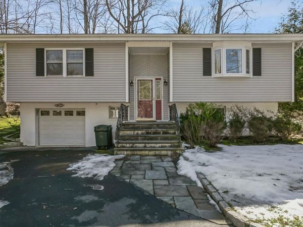 33 Brookside Place , Pleasantville, NY 10570