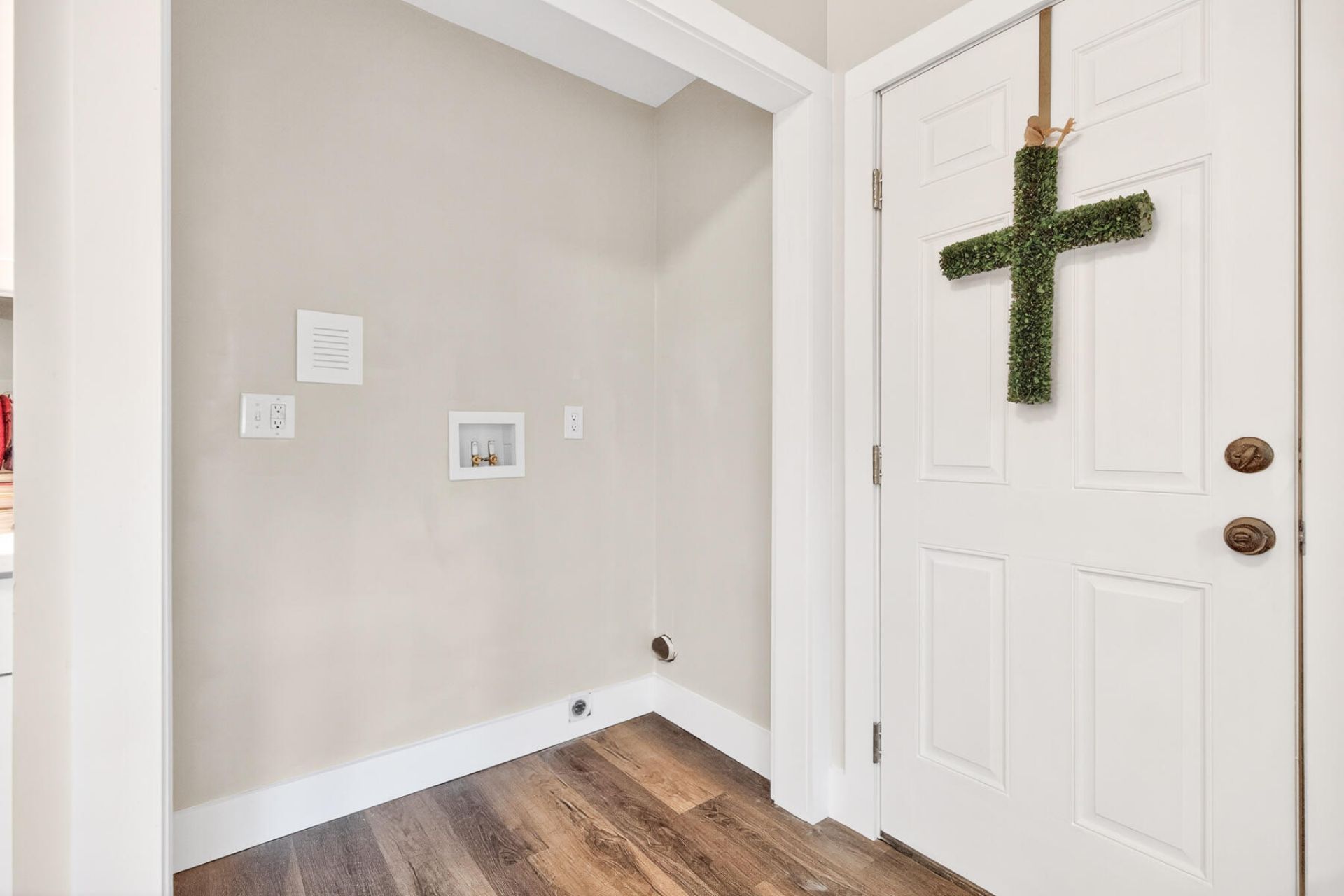 217 Tupperway Drive Photo 15