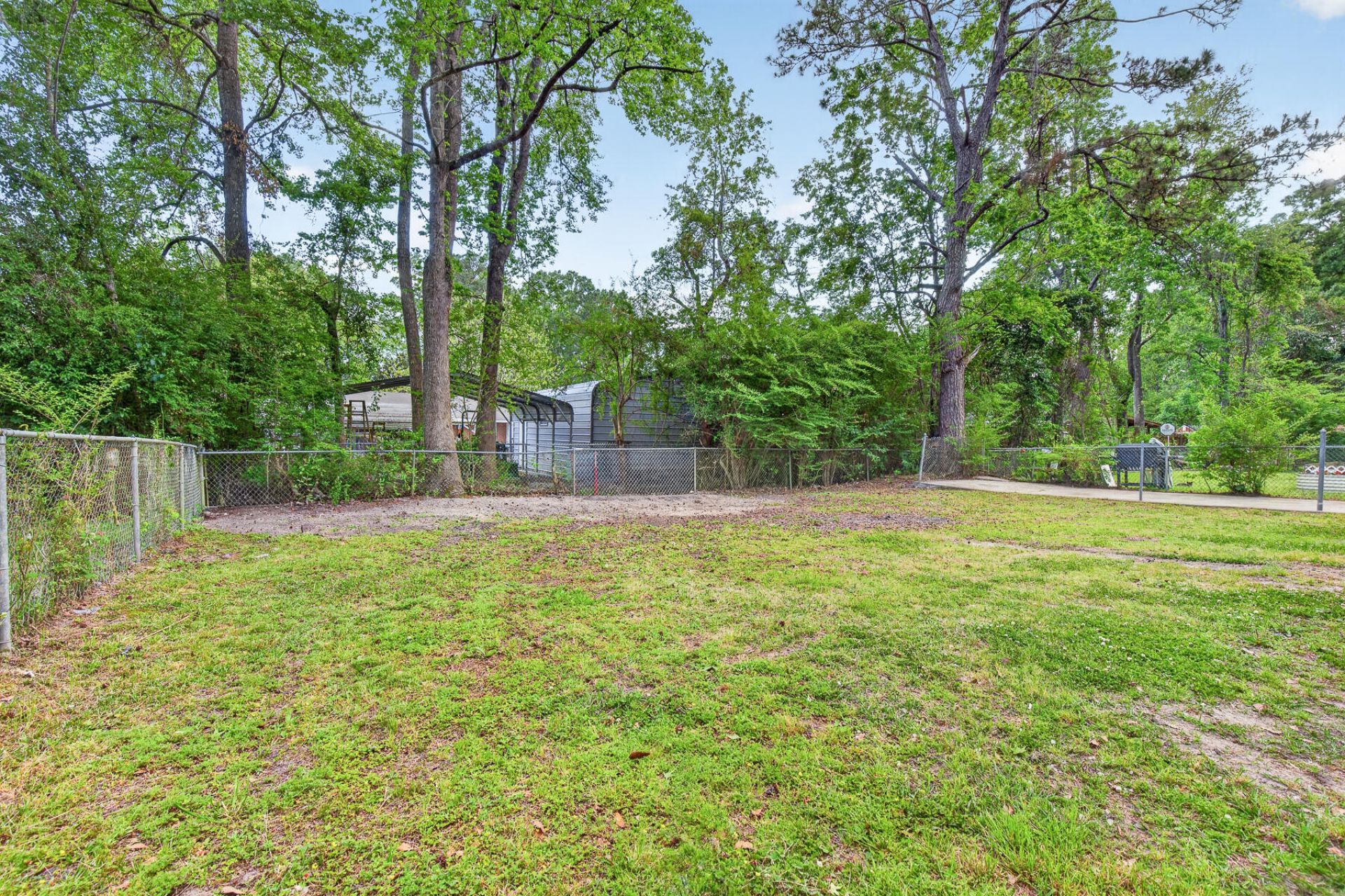 217 Tupperway Drive Photo 16