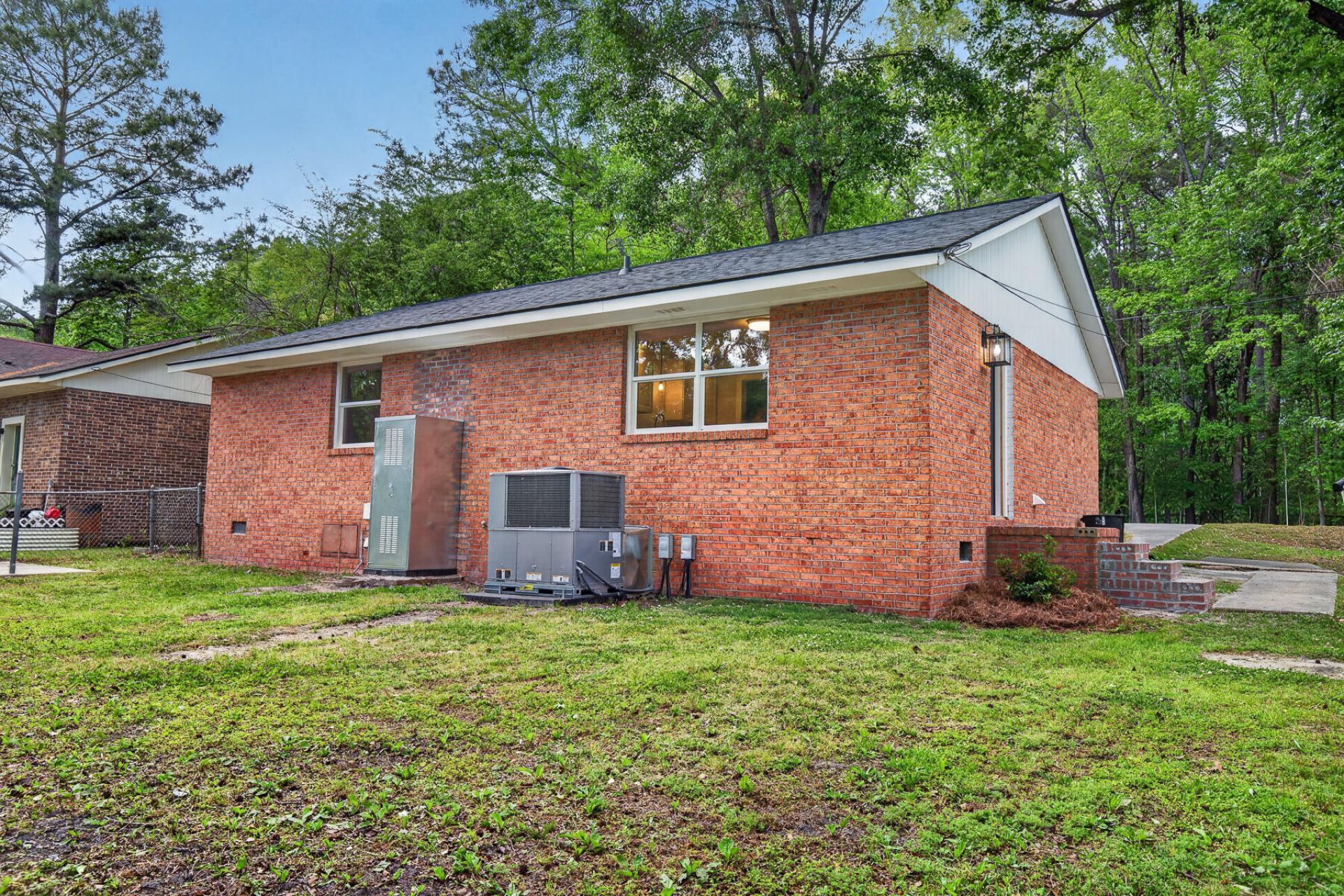 217 Tupperway Drive Photo 17