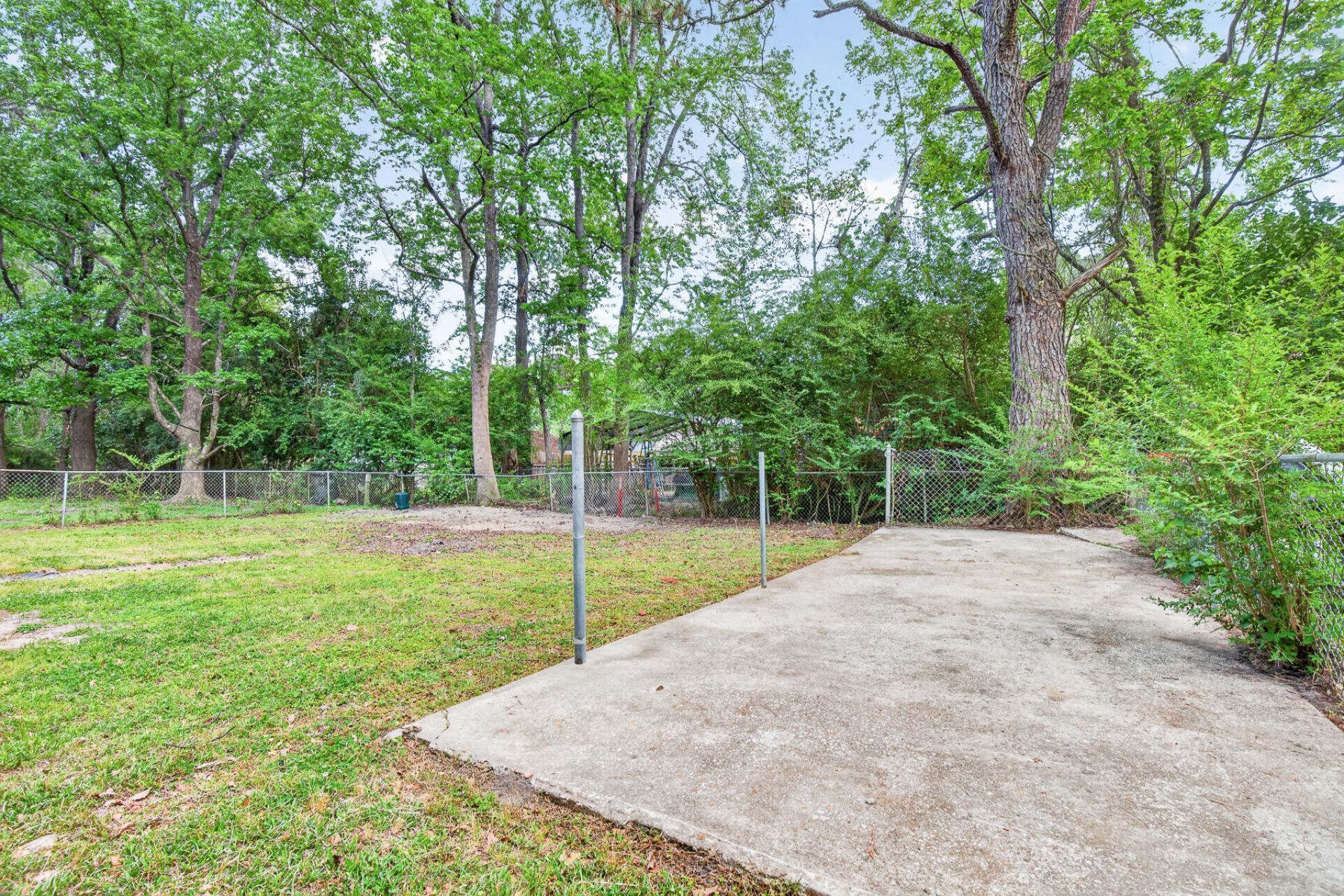 217 Tupperway Drive Photo 31