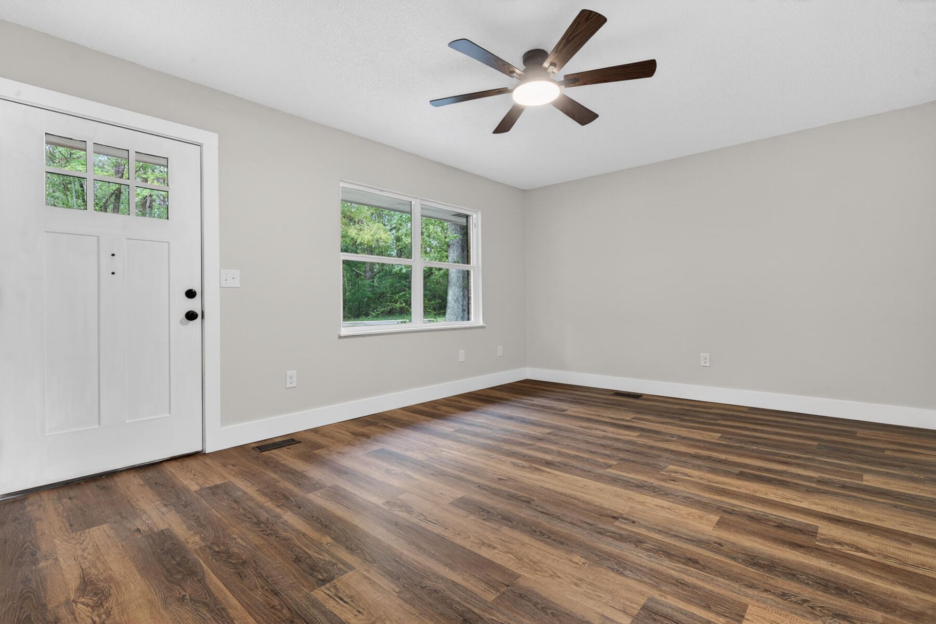 217 Tupperway Drive Photo 9