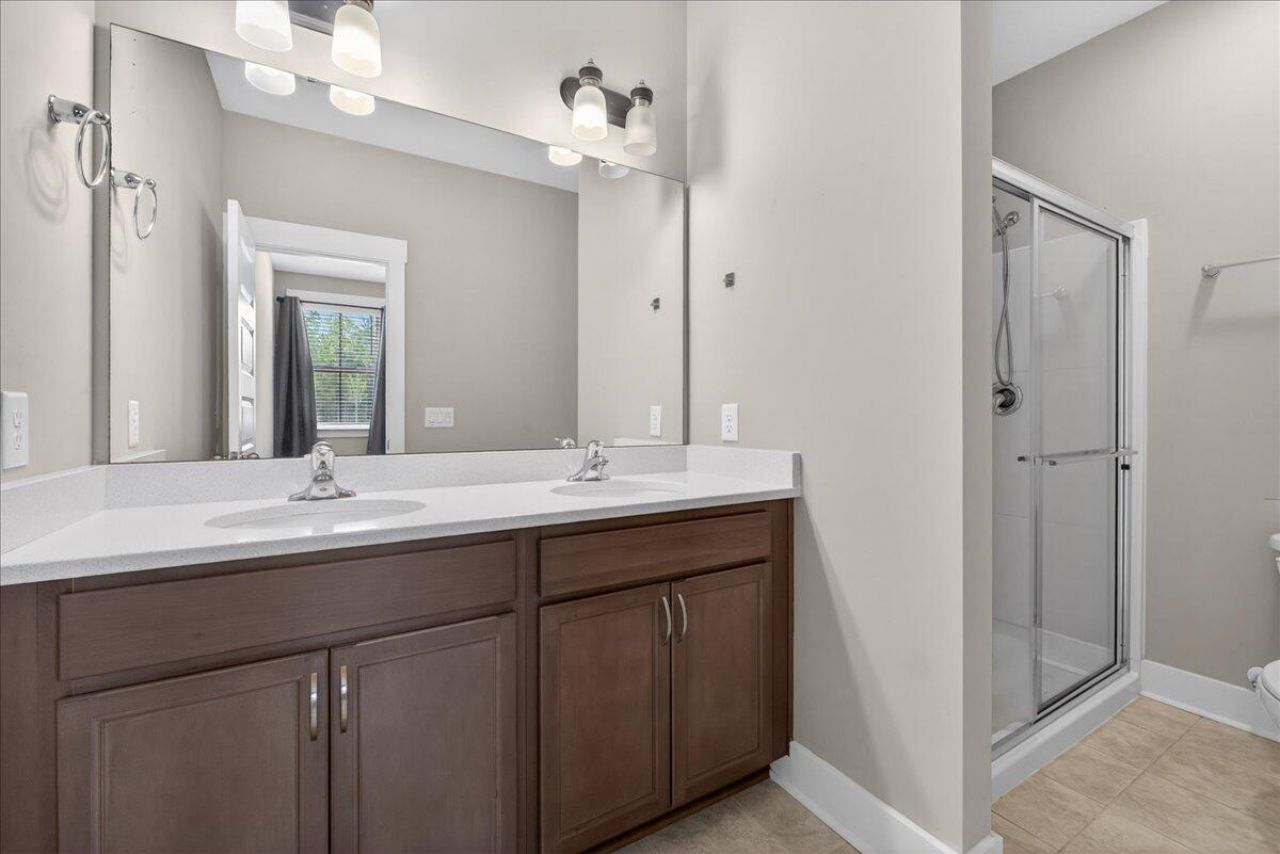 7795 Park Gate Drive Photo 15