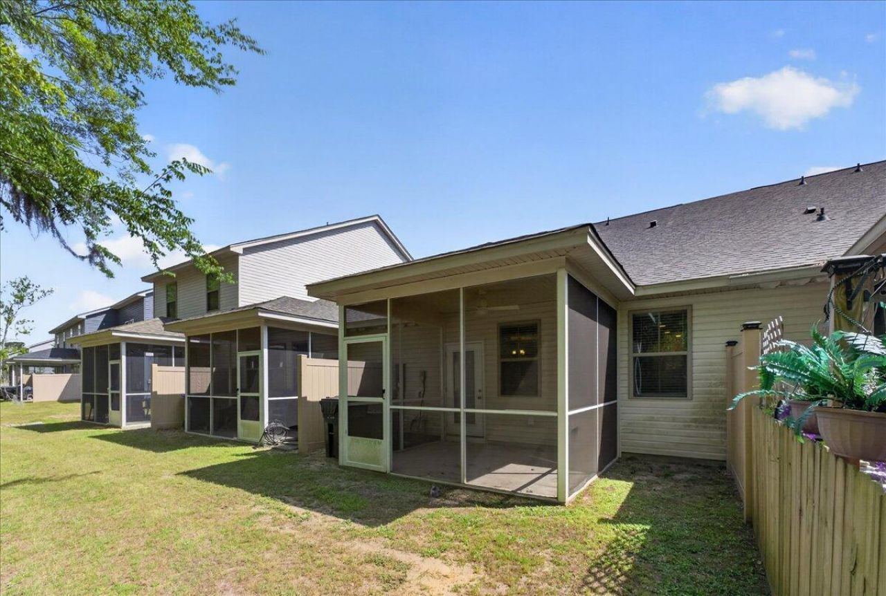 7795 Park Gate Drive Photo 26