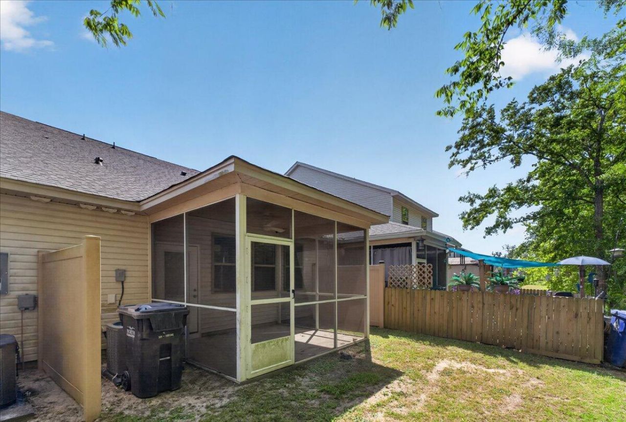 7795 Park Gate Drive Photo 28