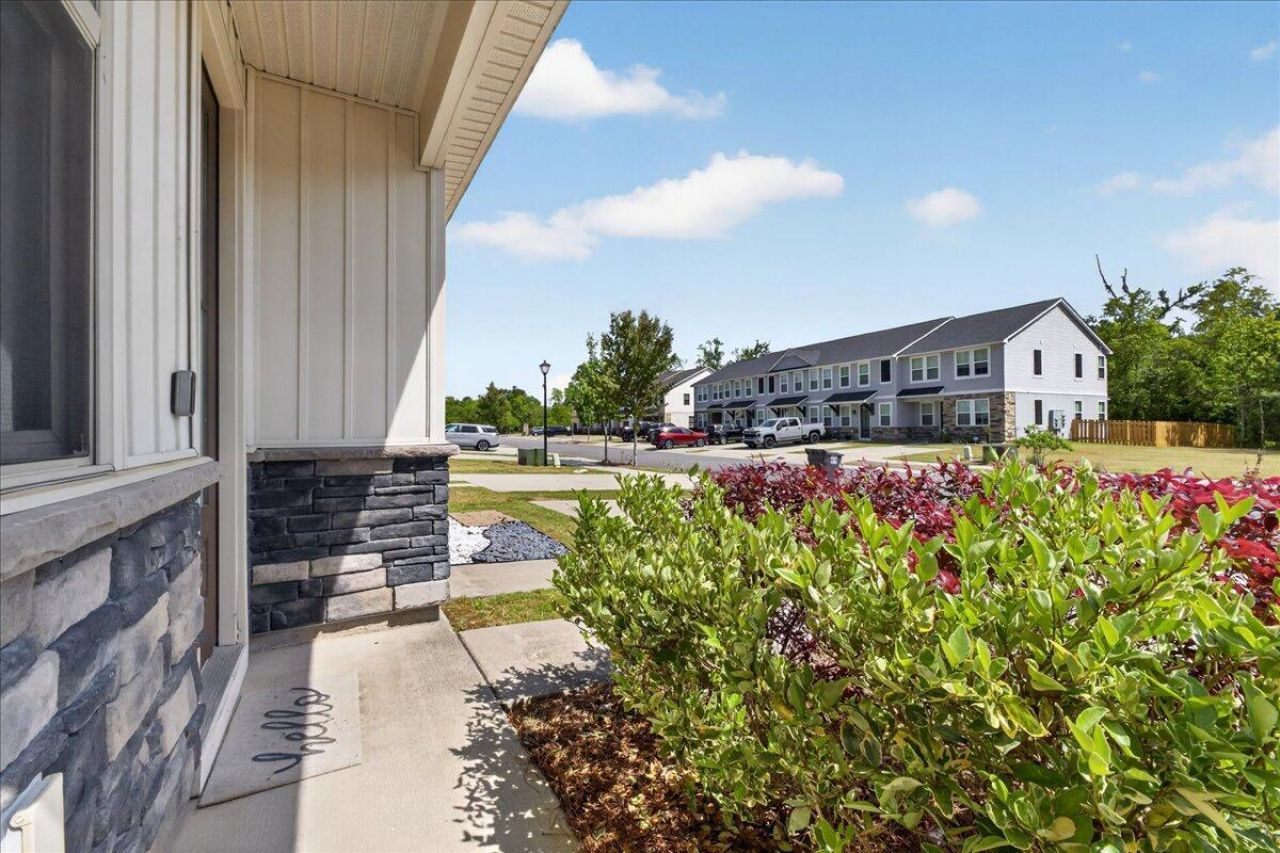 7795 Park Gate Drive Photo 29