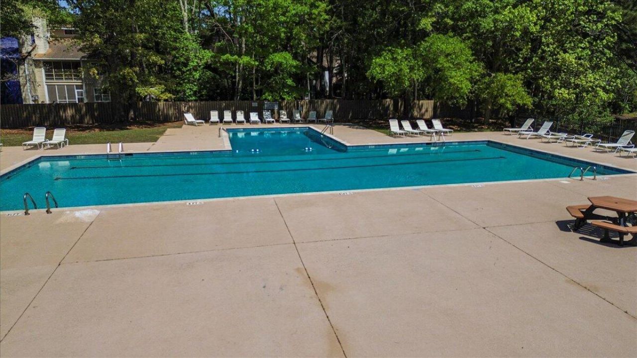 7795 Park Gate Drive Photo 32