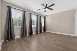 7795 Park Gate Drive photo 4