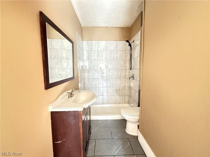 8206 Crumb Avenue, Cleveland, OH 44103 Photo 35