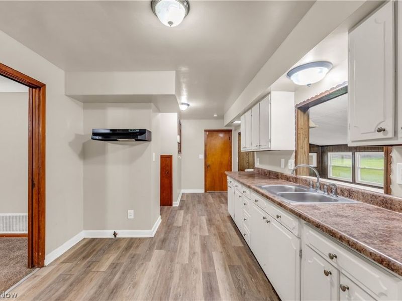 25121 Price Road, Bedford Heights, OH 44146 Photo 12