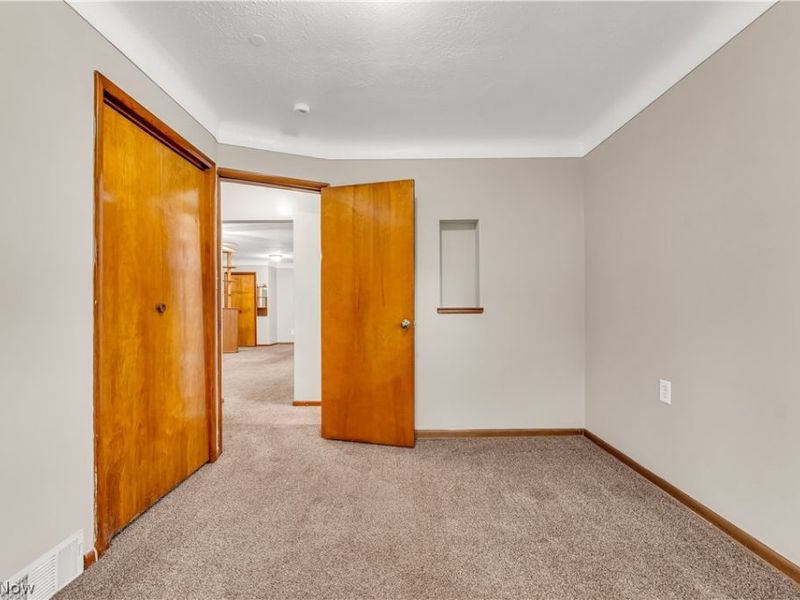 25121 Price Road, Bedford Heights, OH 44146 Photo 18