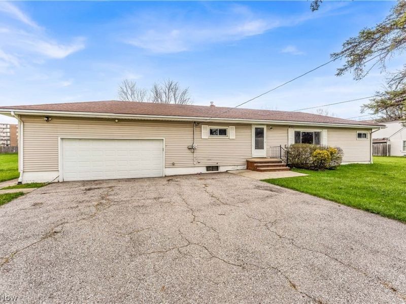 25121 Price Road, Bedford Heights, OH 44146 Photo 2