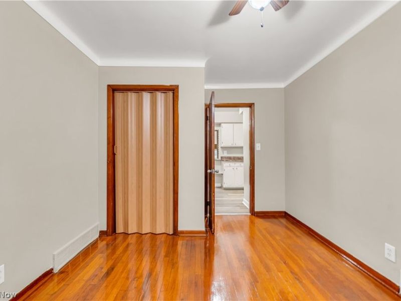 25121 Price Road, Bedford Heights, OH 44146 Photo 23