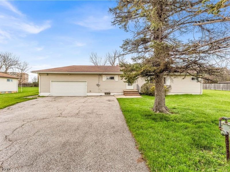 25121 Price Road, Bedford Heights, OH 44146 Photo 32