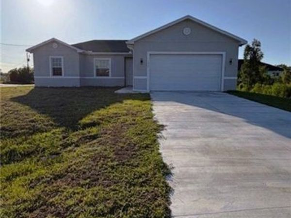 1927 Tryon CT, LEHIGH ACRES, FL 33972
