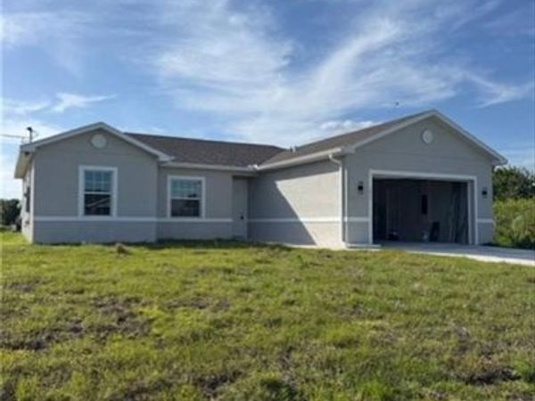 1927 Tryon CT, LEHIGH ACRES, FL 33972