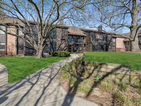 720 St. Andrews Lane , Unit 24, Crystal Lake, IL 60014