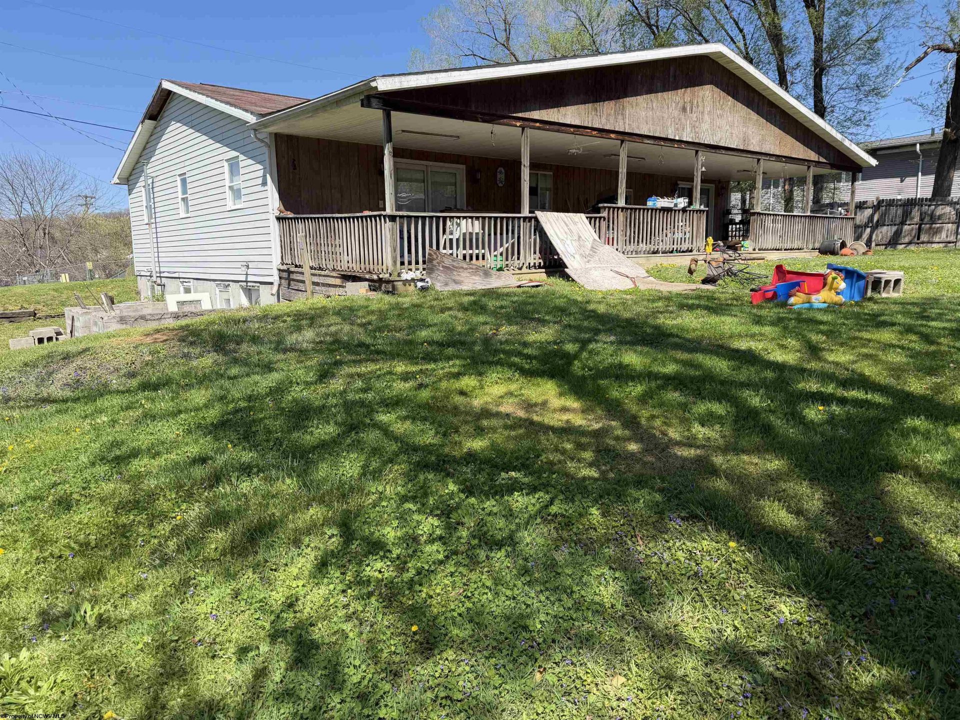 105 Ullom Street, Fairmont, WV 26554 Main Photo