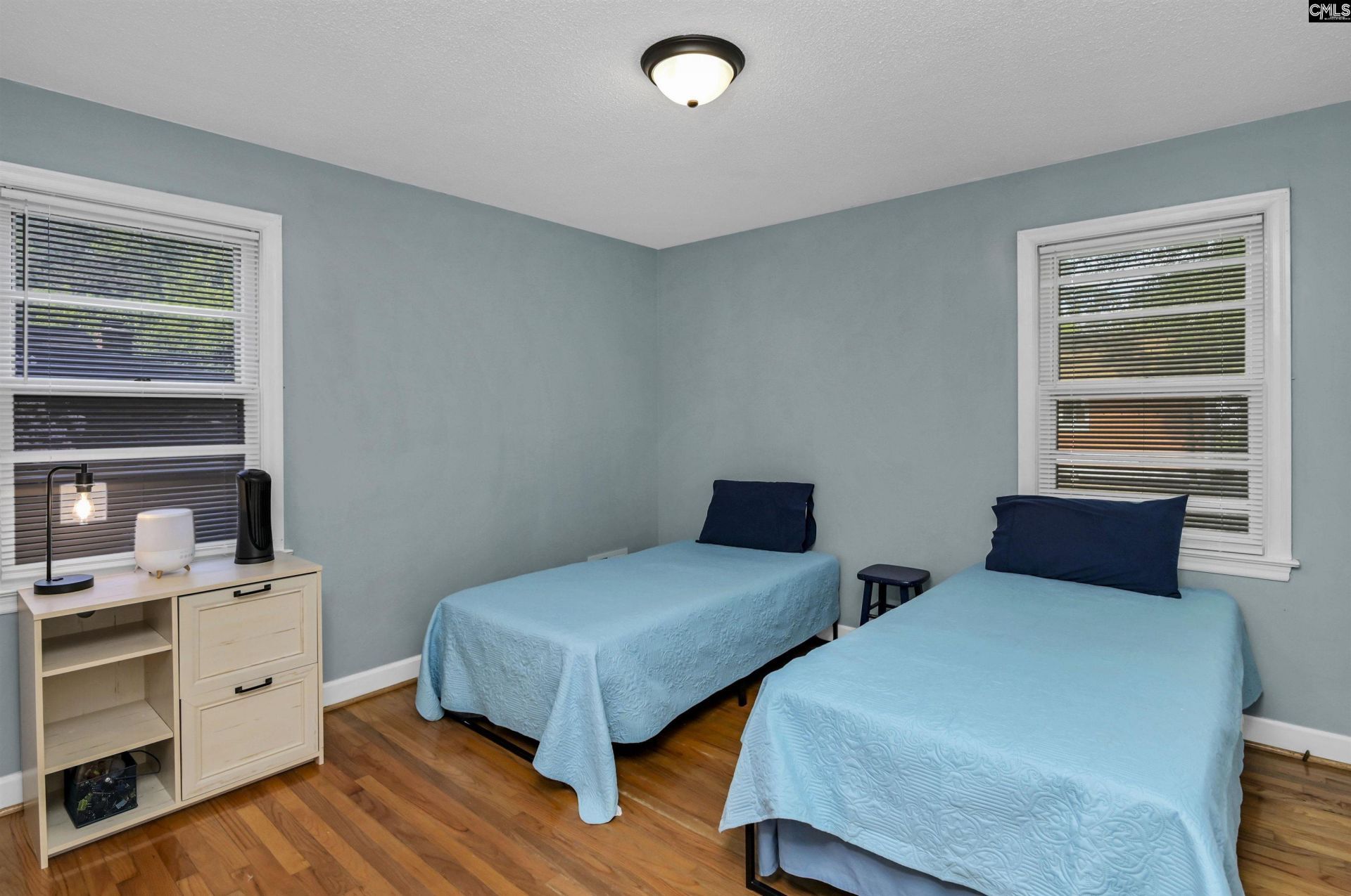 911 Fairwood Drive Photo 13