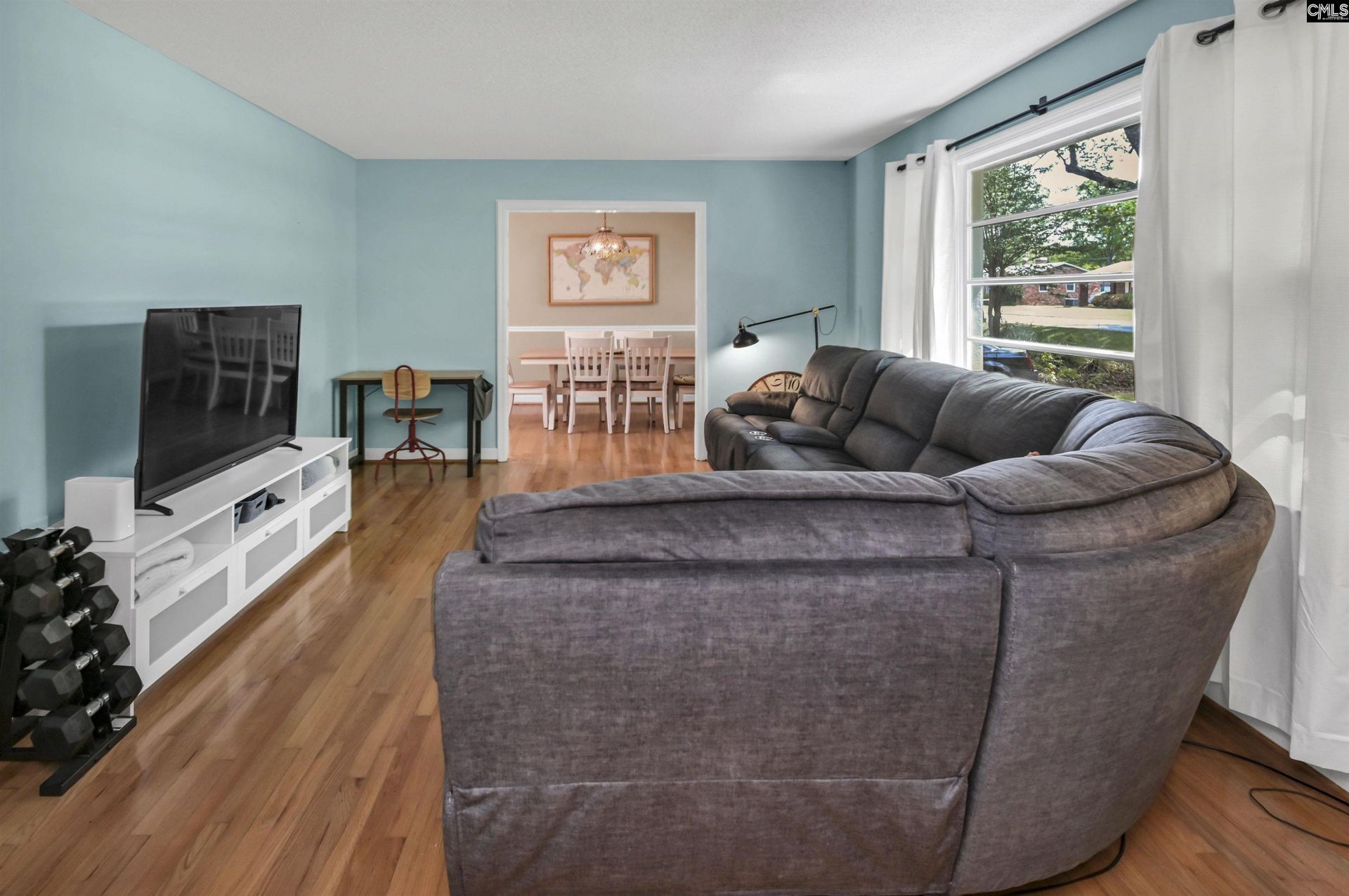 911 Fairwood Drive Photo 17