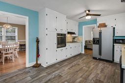 911 Fairwood Drive photo 4