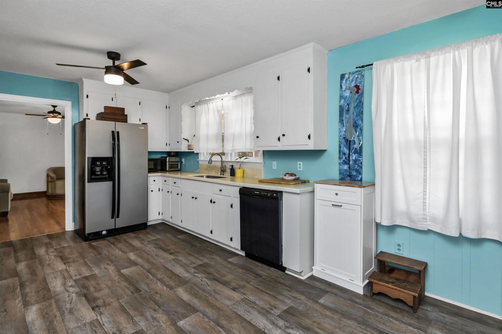 911 Fairwood Drive Photo 6