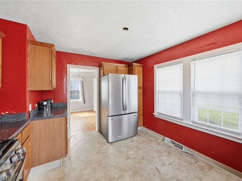 324 E 248th Street, Euclid, OH 44123 Photo 10