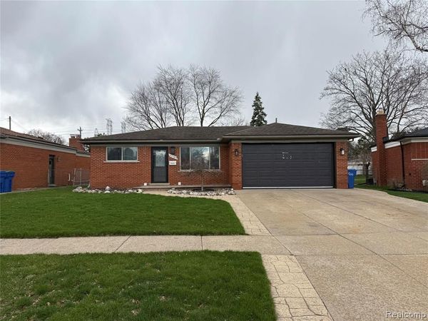 27589 Fairfield Drive, Warren, MI 48088