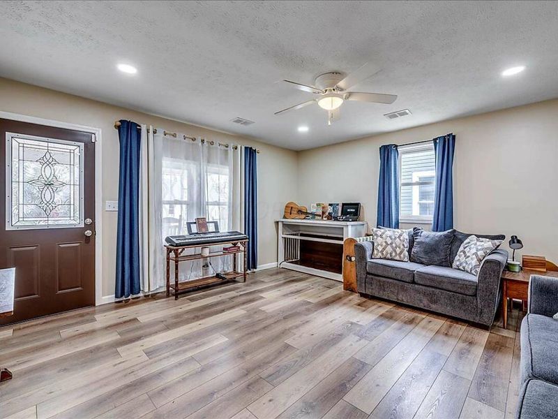 349 Barnes Avenue, Circleville, OH 43113 Photo 3