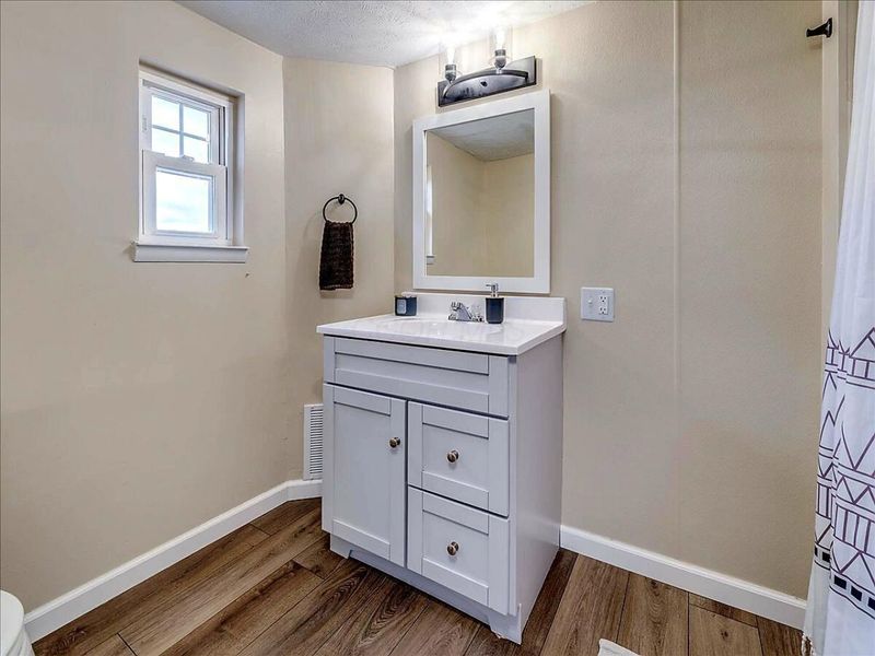 349 Barnes Avenue, Circleville, OH 43113 Photo 9