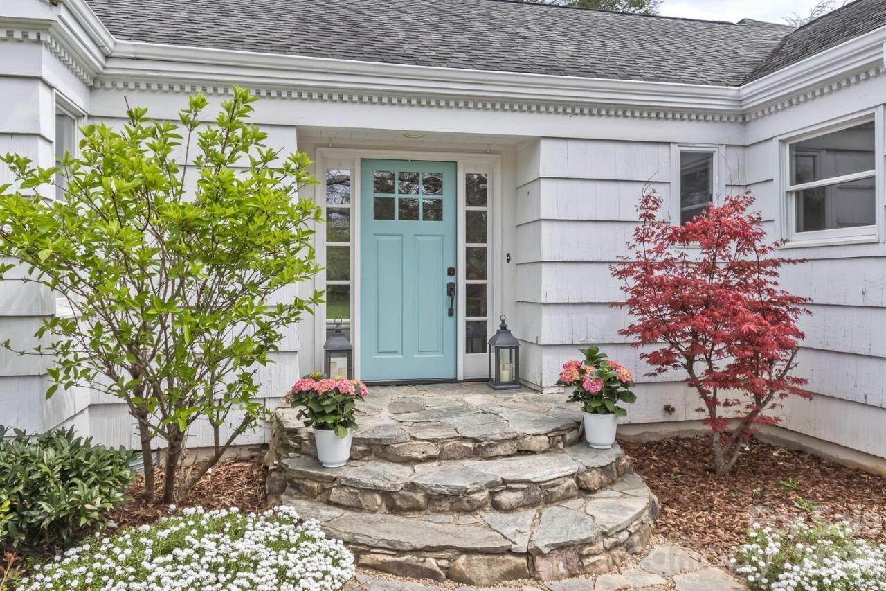 16 Hilltop Road, Biltmore Forest, NC 28803 Main Photo