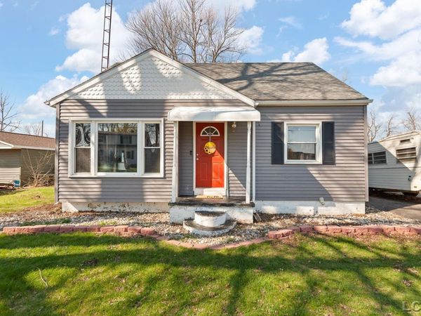 2094 Allan , Adrian, MI 49221