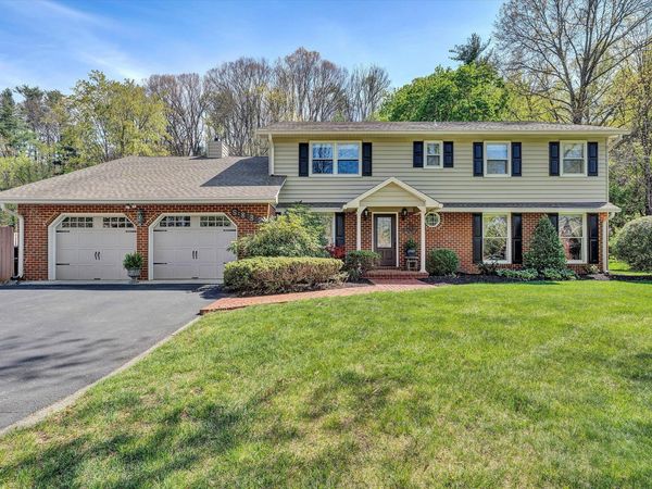 5832 Lakemont DR , Roanoke, VA 24018