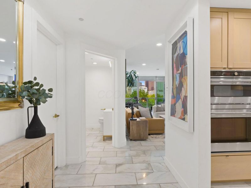 1 Miranova Place , Unit 615, Columbus, OH 43215 Photo 11