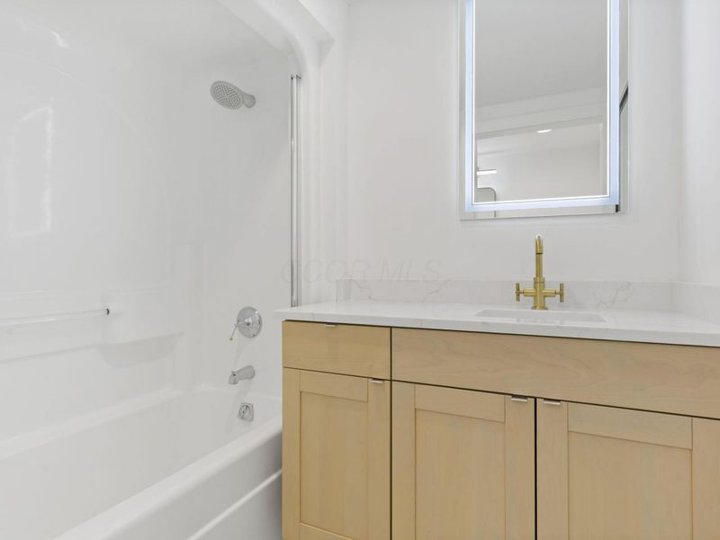 1 Miranova Place , Unit 615, Columbus, OH 43215 Photo 14