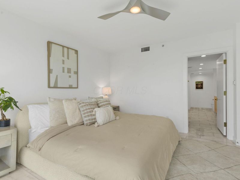 1 Miranova Place , Unit 615, Columbus, OH 43215 Photo 18