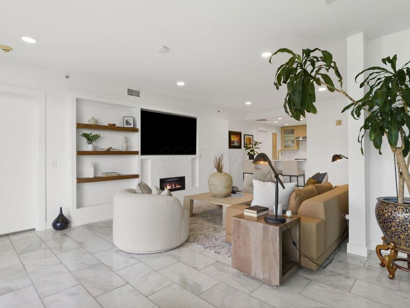 1 Miranova Place , Unit 615, Columbus, OH 43215 Photo 2