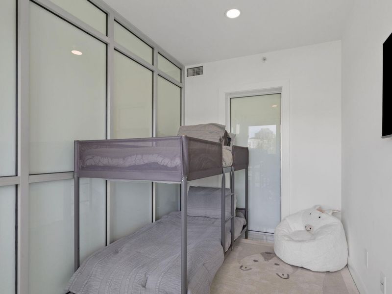 1 Miranova Place , Unit 615, Columbus, OH 43215 Photo 24