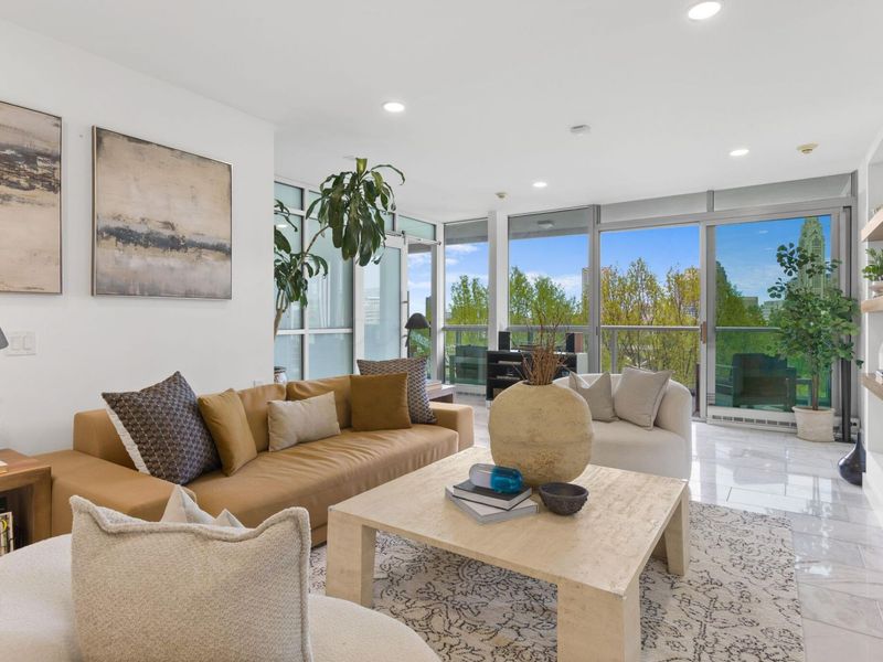 1 Miranova Place , Unit 615, Columbus, OH 43215 Photo 3