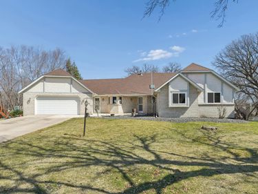 2242 Jennifer Lane, North Saint Paul, MN 55109