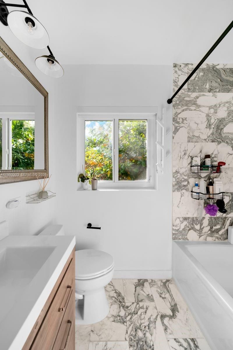 970 NW 10th Ave, Miami, FL 33136 Photo