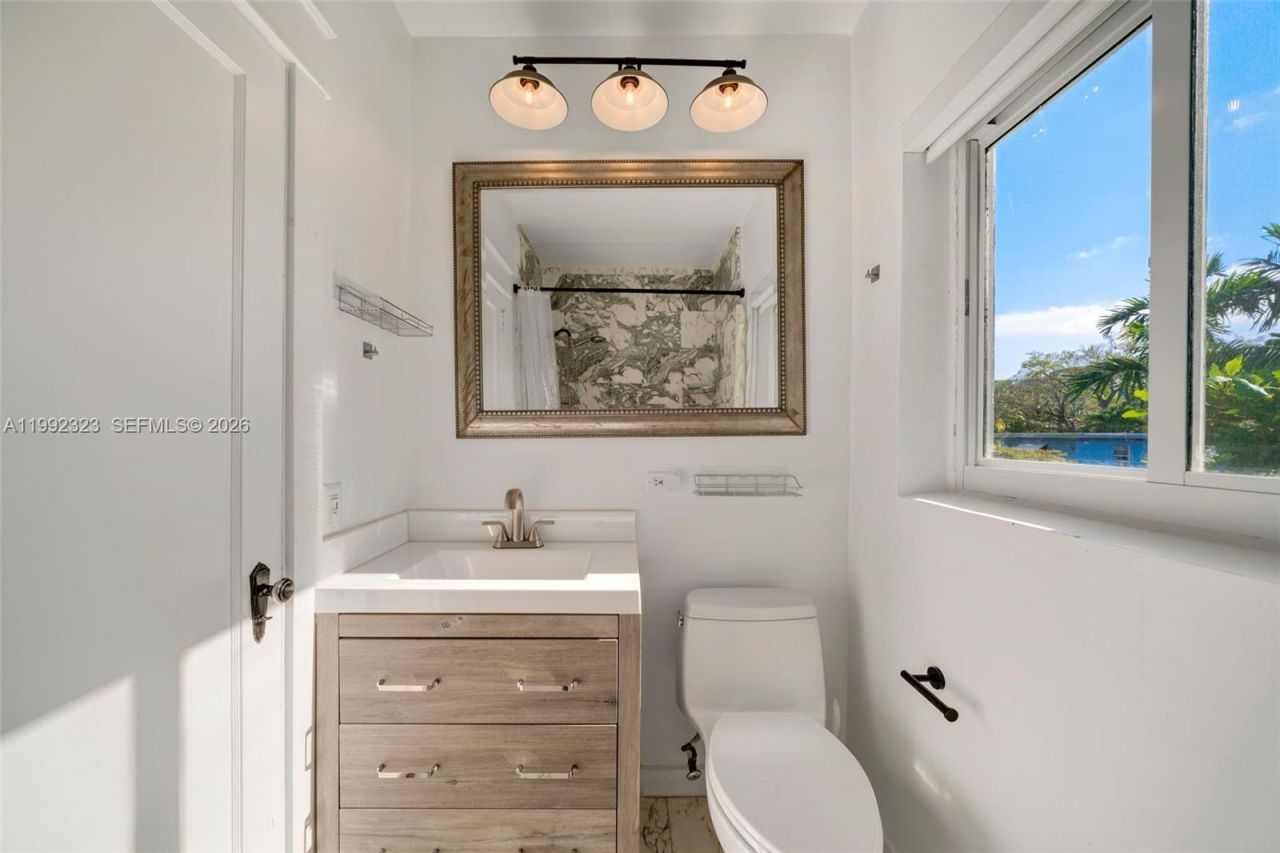 970 NW 10th Ave, Miami, FL 33136 Photo