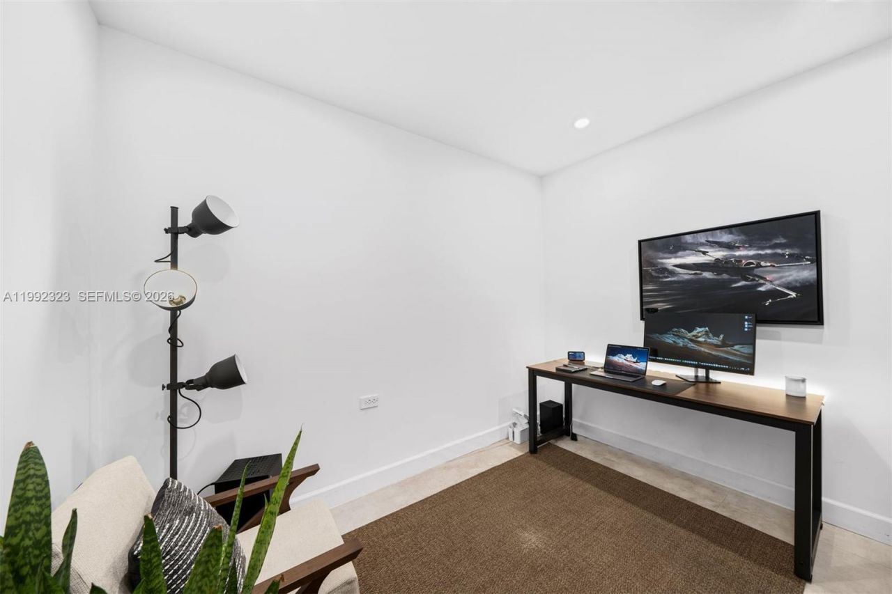 970 NW 10th Ave, Miami, FL 33136 Photo