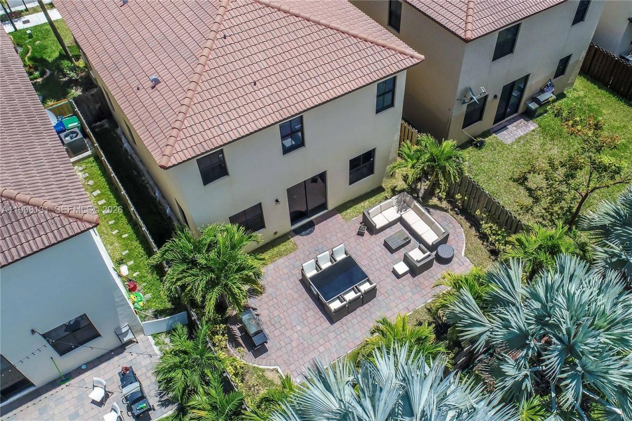 8868 NW 101st Pl, Doral, FL 33178 Photo