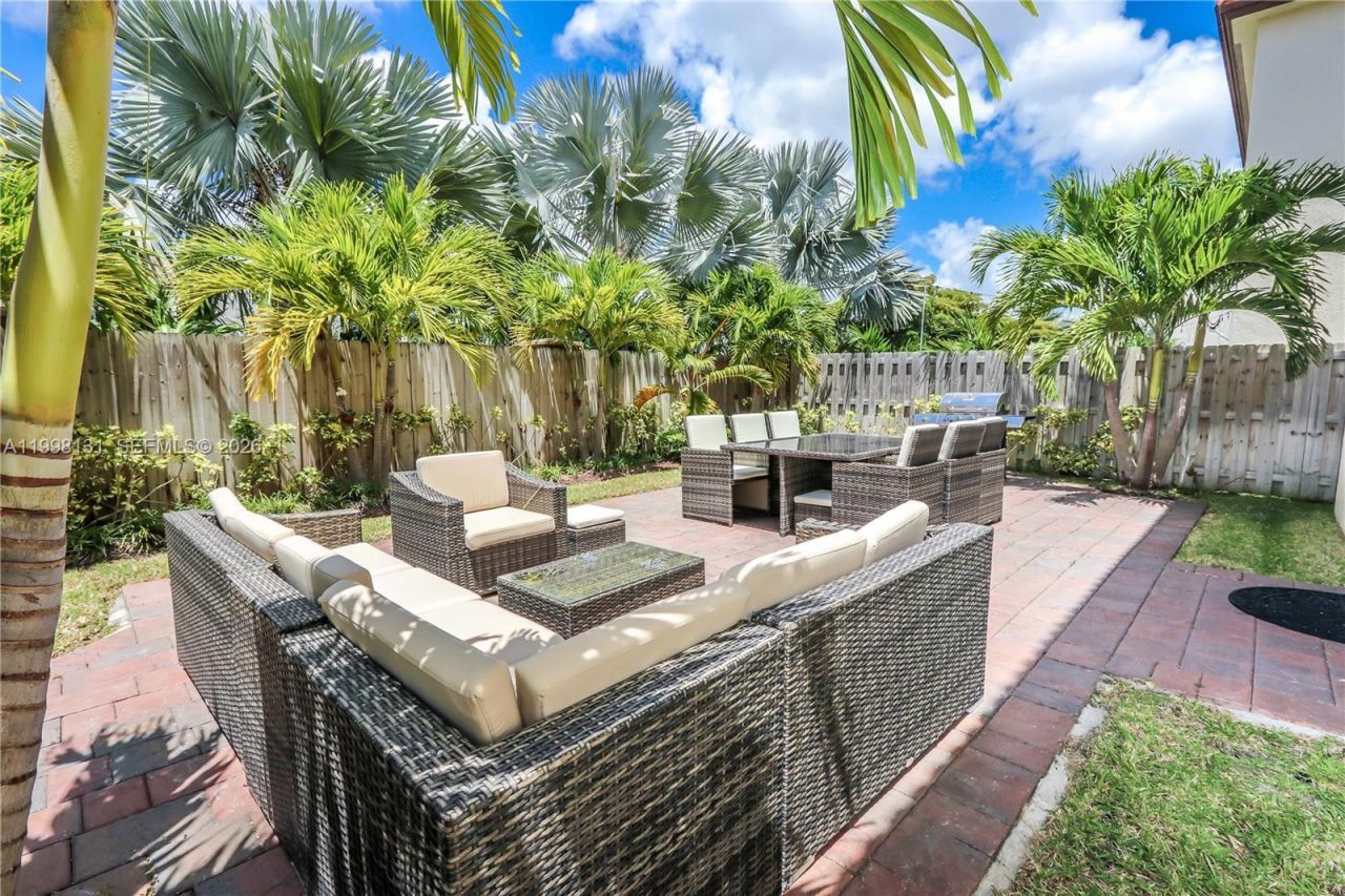 8868 NW 101st Pl, Doral, FL 33178 Photo